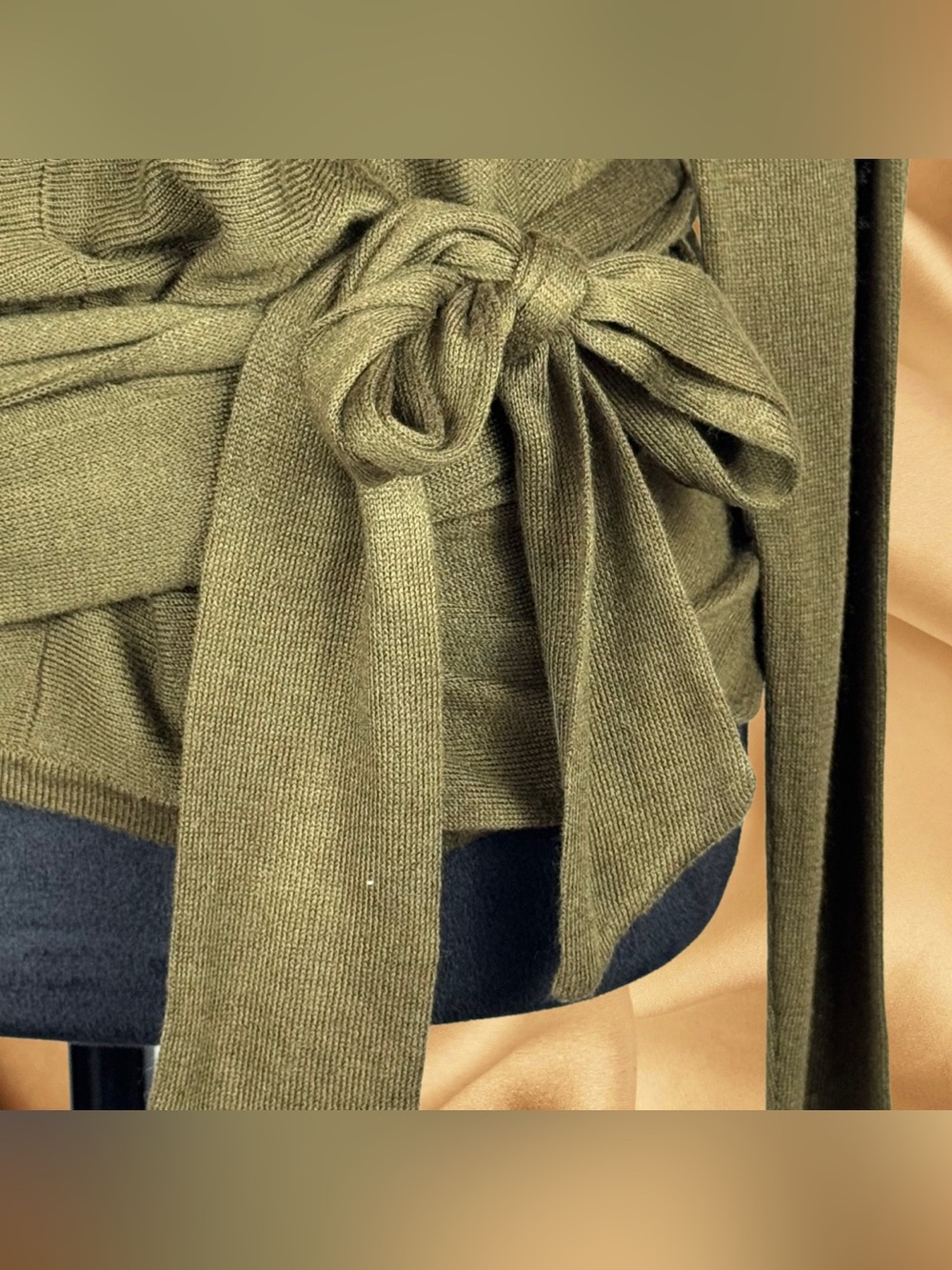Modern Citizen Long Sleeve Wrap Around Tie Top, Knit Olive Green Size Medium - Picture 9 of 15